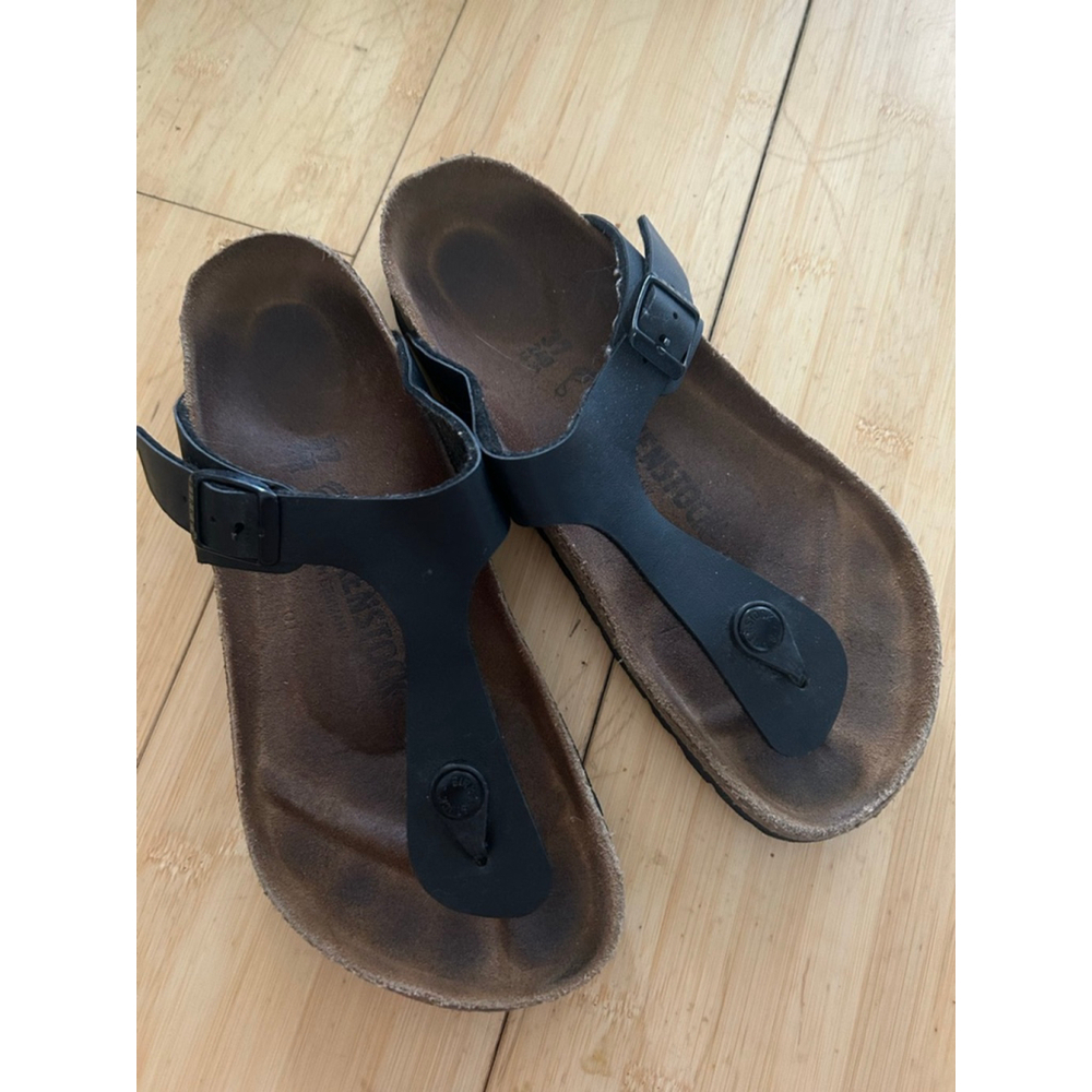 Birkenstock thong sandals size 37